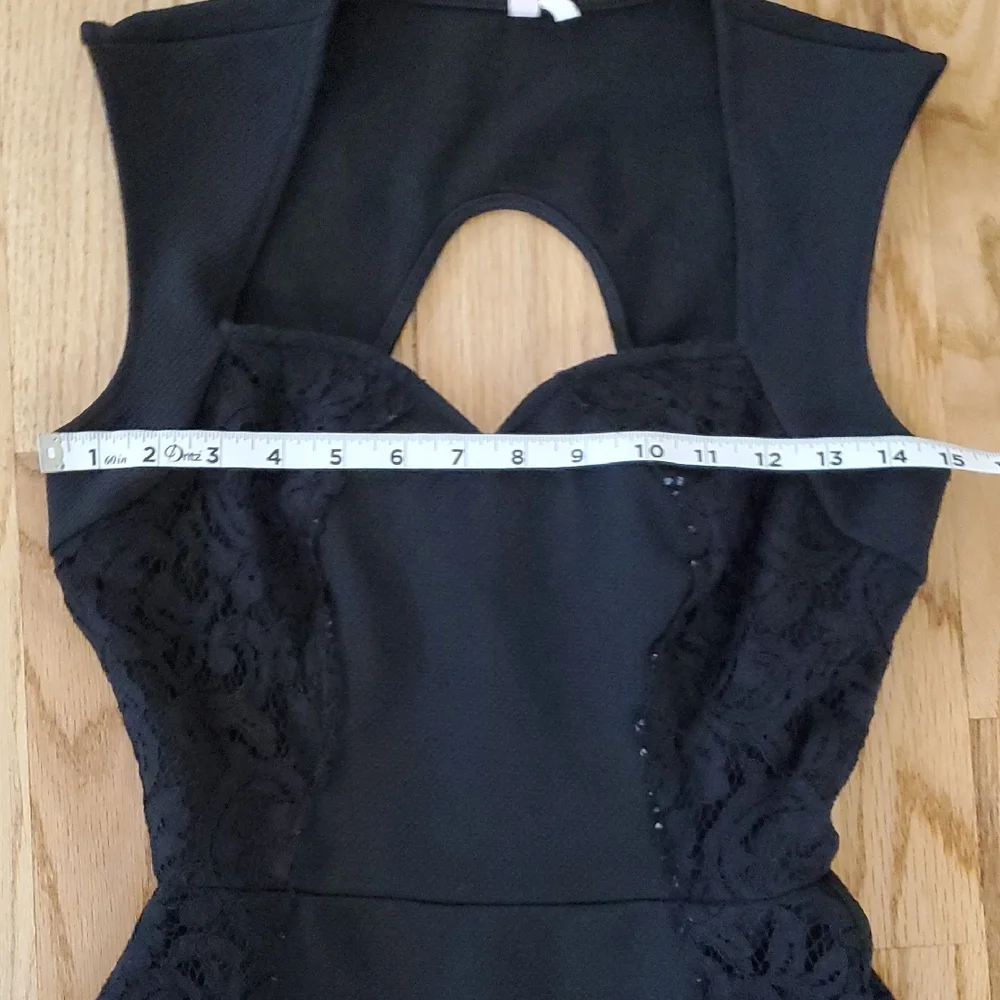 Source Unknown Black Mini Dress - Picture 8 of 10